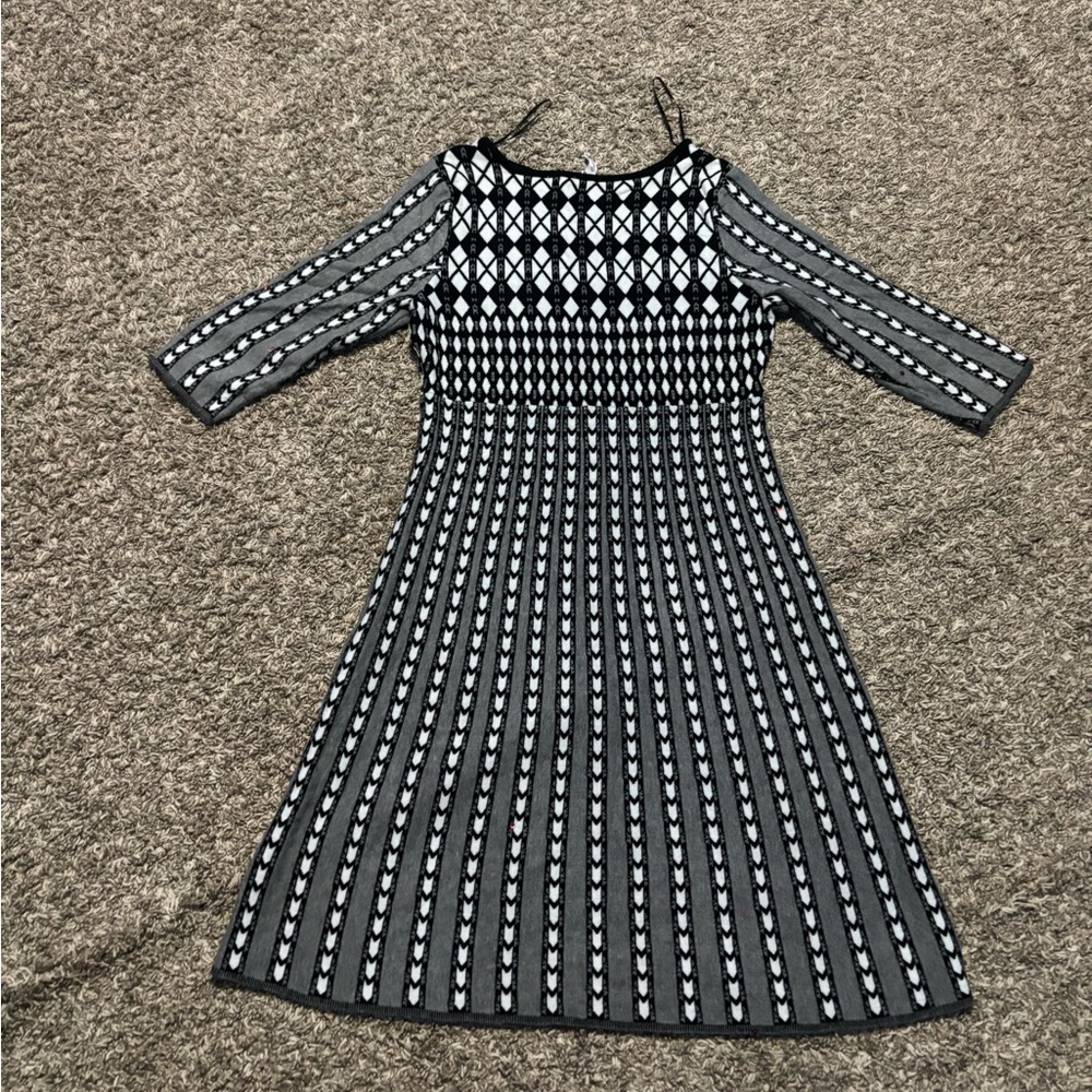 DRESS NY Collection Black and White Long Sleeve - Picture 9 of 9